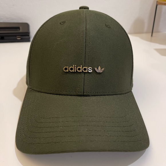Adidas unisex army green adjustable hat w/a gold adidas metal emblem in front! - Picture 1 of 5